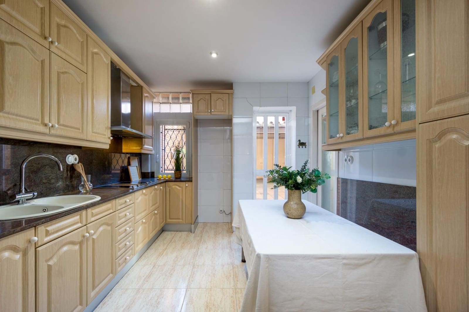 11 bedroom Townhouse for sale in Sabadell with garage - € 550,000 (Ref: 9510016)