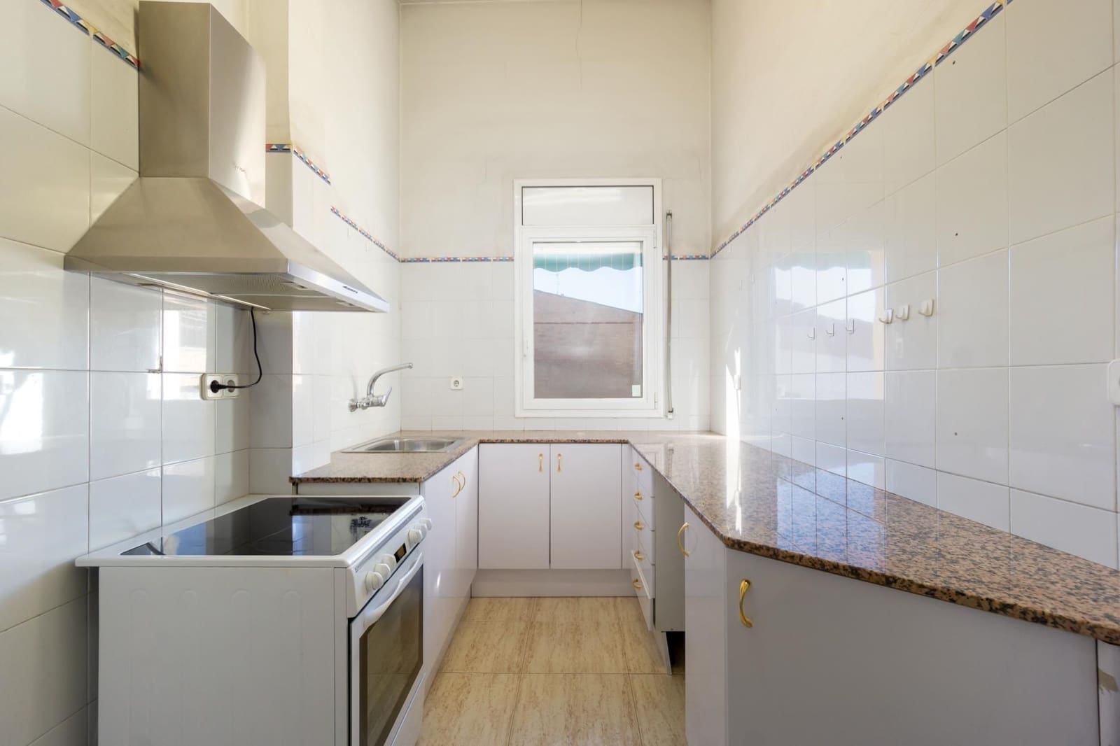 11 bedroom Townhouse for sale in Sabadell with garage - € 550,000 (Ref: 9510016)