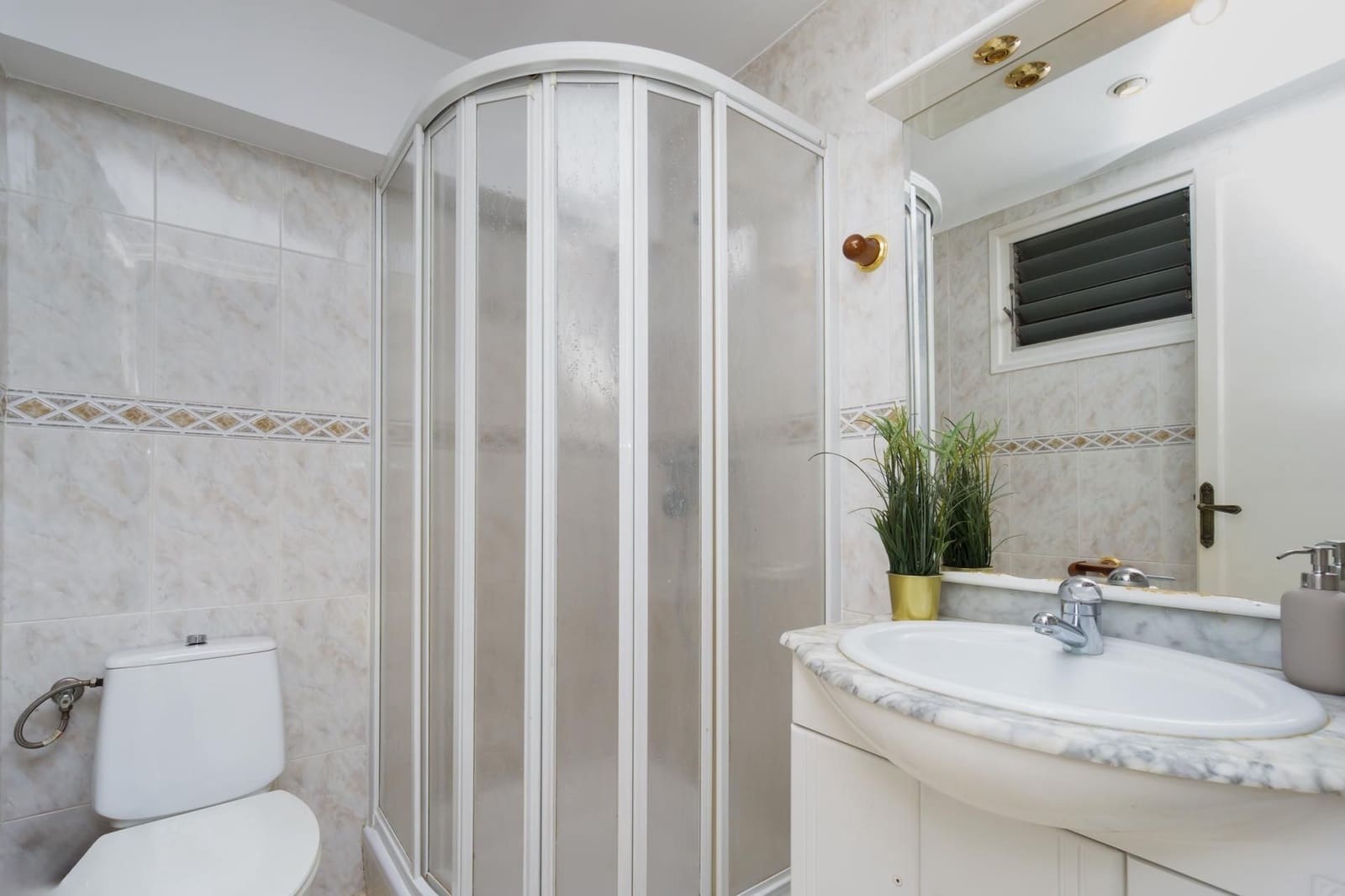 11 bedroom Townhouse for sale in Sabadell with garage - € 550,000 (Ref: 9510016)