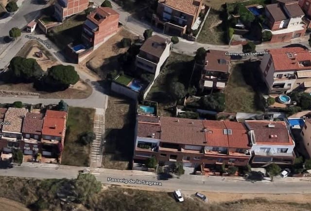 Byggetomt til salgs i Sentmenat - € 120 000 (Ref: 9510017)