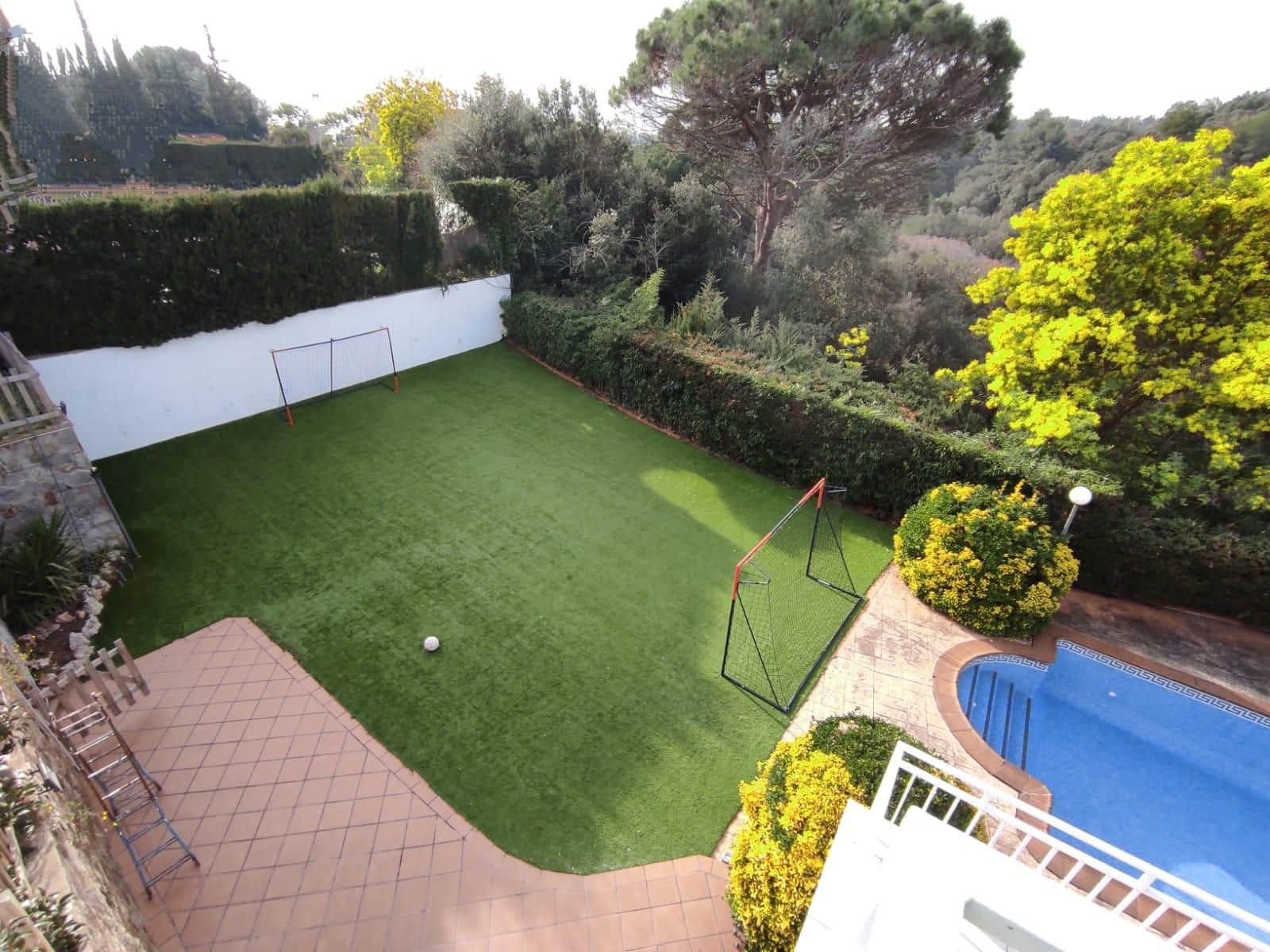 6 soveværelse Villa til salg i Castellar del Valles med swimmingpool garage - € 580.000 (Ref: 9510018)