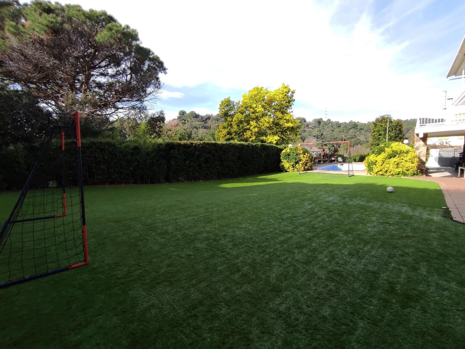 6 soveværelse Villa til salg i Castellar del Valles med swimmingpool garage - € 580.000 (Ref: 9510018)