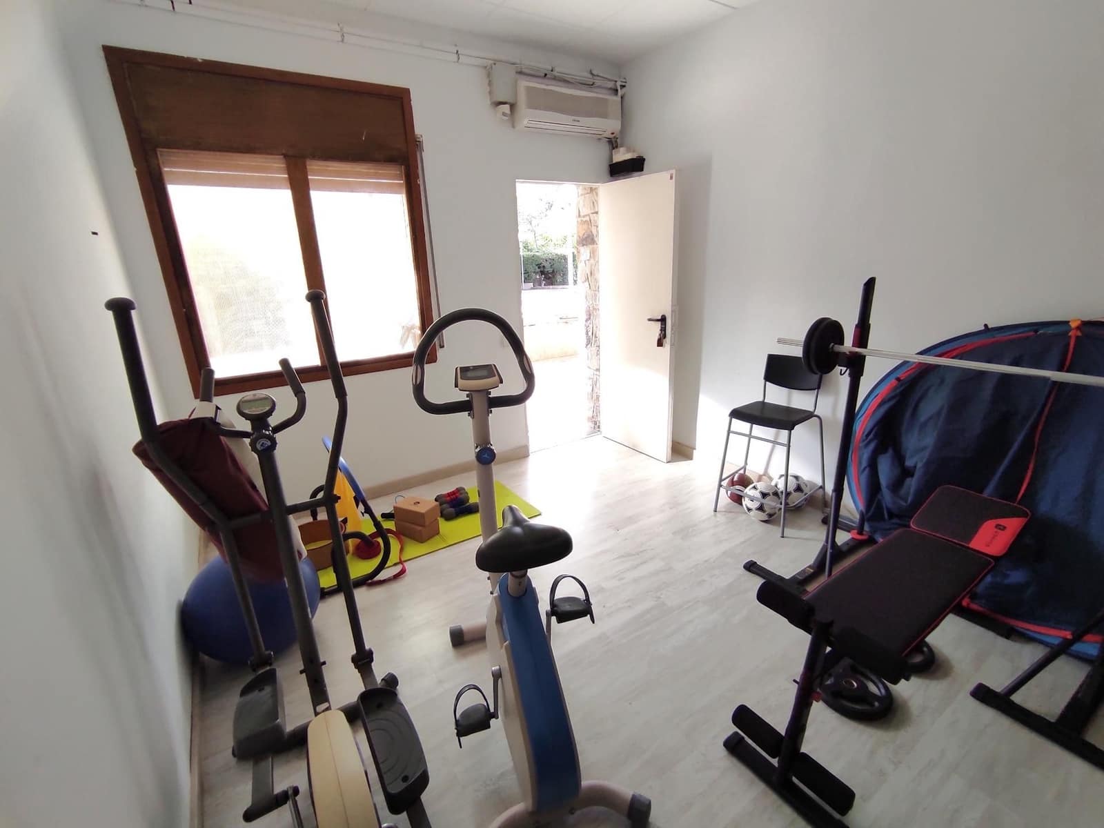 6 soveværelse Villa til salg i Castellar del Valles med swimmingpool garage - € 580.000 (Ref: 9510018)