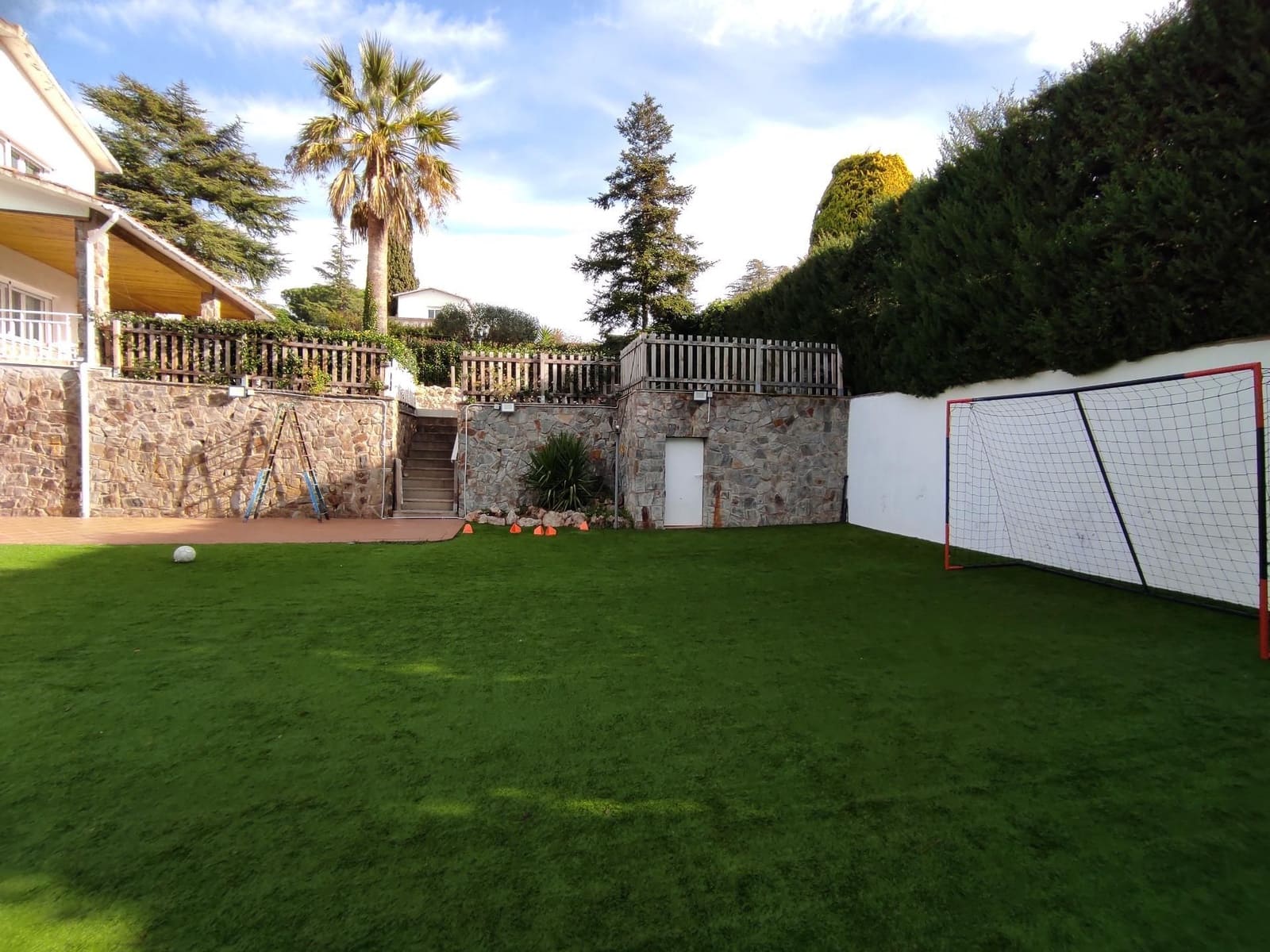 6 soveværelse Villa til salg i Castellar del Valles med swimmingpool garage - € 580.000 (Ref: 9510018)