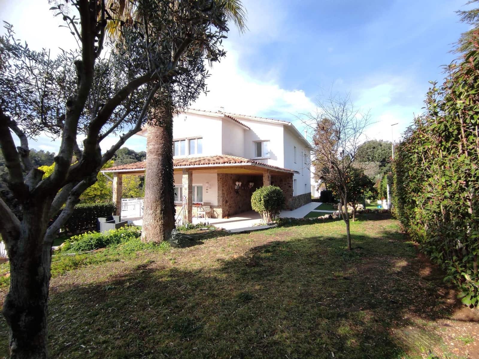 6 soveværelse Villa til salg i Castellar del Valles med swimmingpool garage - € 580.000 (Ref: 9510018)