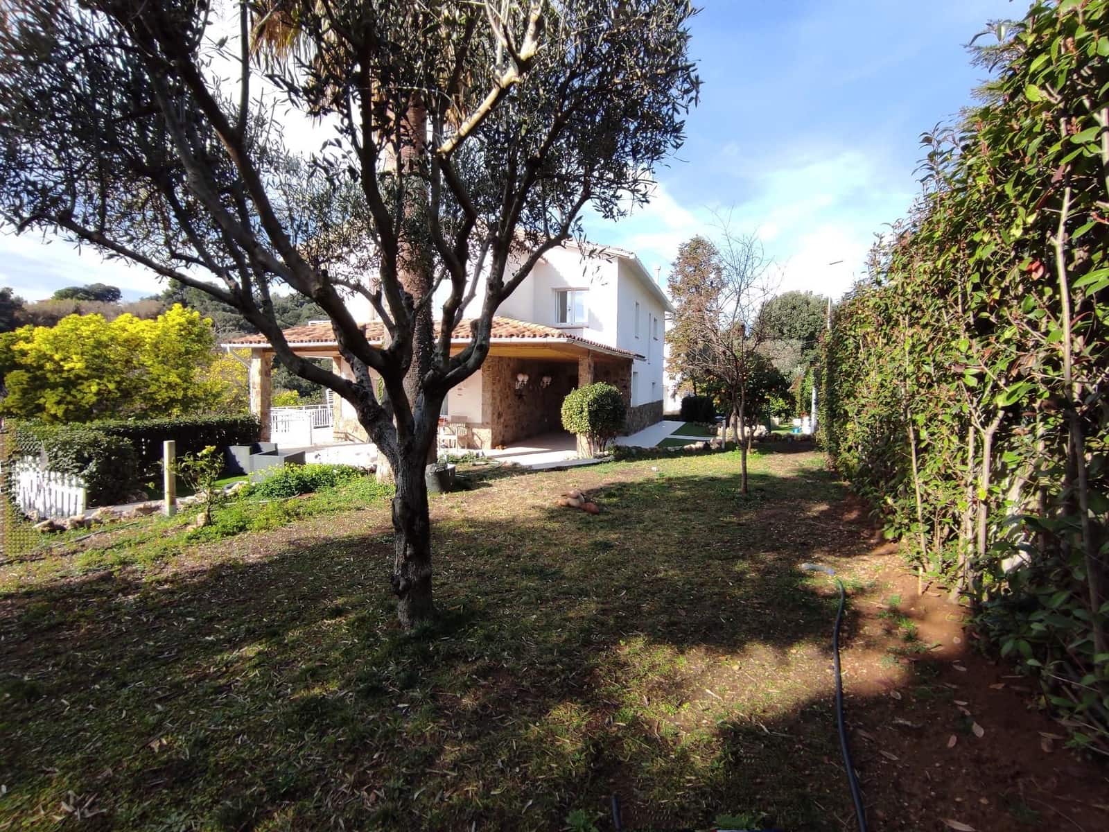 6 soveværelse Villa til salg i Castellar del Valles med swimmingpool garage - € 580.000 (Ref: 9510018)