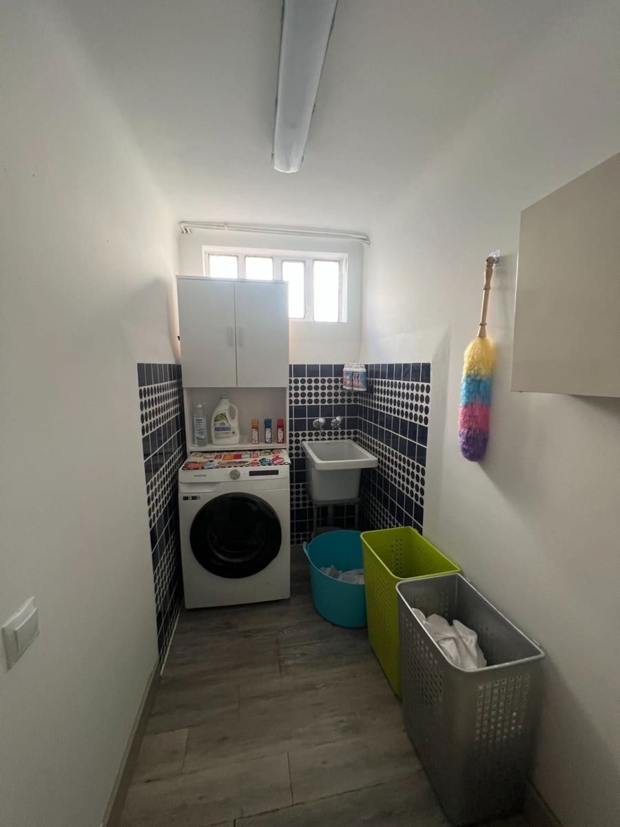 4 soveværelse Villa til salg i Sentmenat med garage - € 380.000 (Ref: 9510020)