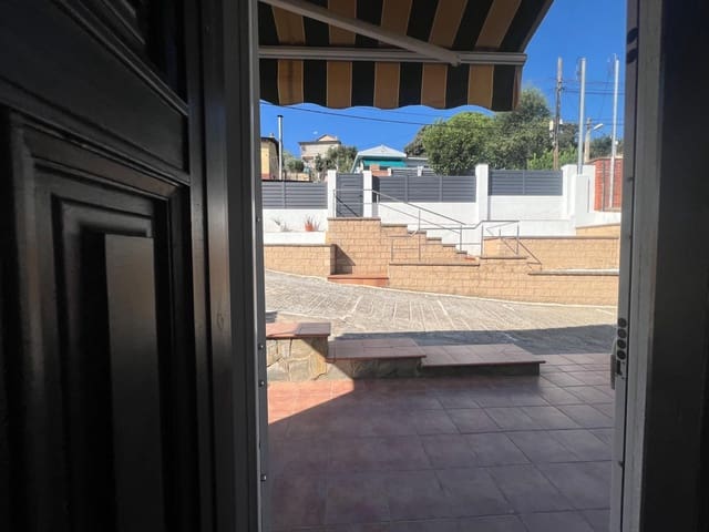 4 soveværelse Villa til salg i Sentmenat med garage - € 380.000 (Ref: 9510020)