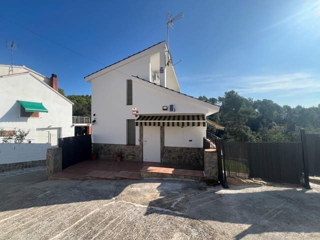 4 soveværelse Villa til salg i Sentmenat med garage - € 380.000 (Ref: 9510020)