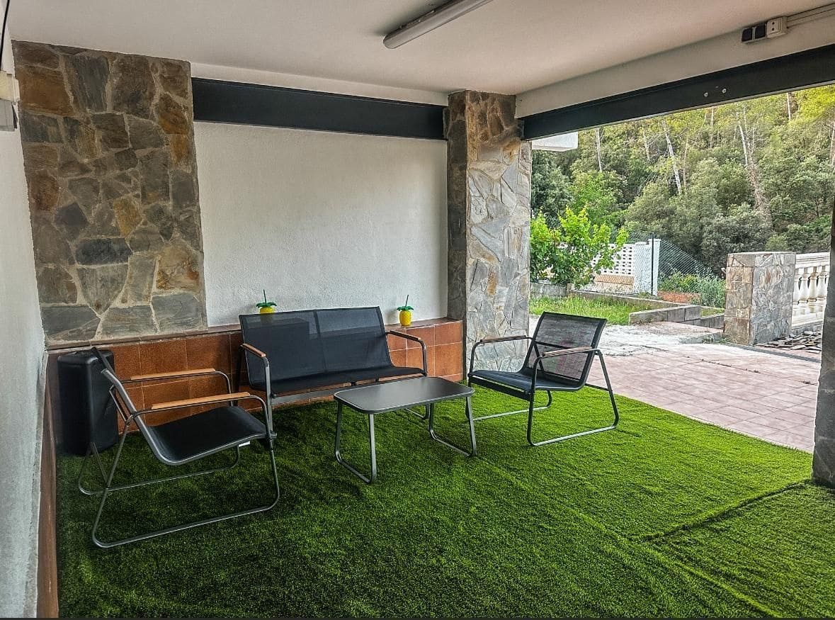 4 soveværelse Villa til salg i Sentmenat med garage - € 380.000 (Ref: 9510020)