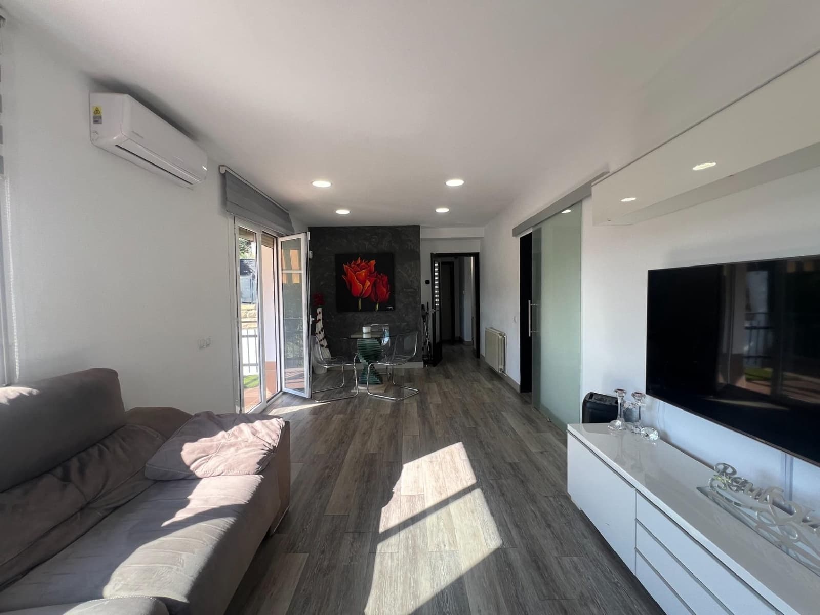 4 soveværelse Villa til salg i Sentmenat med garage - € 380.000 (Ref: 9510020)