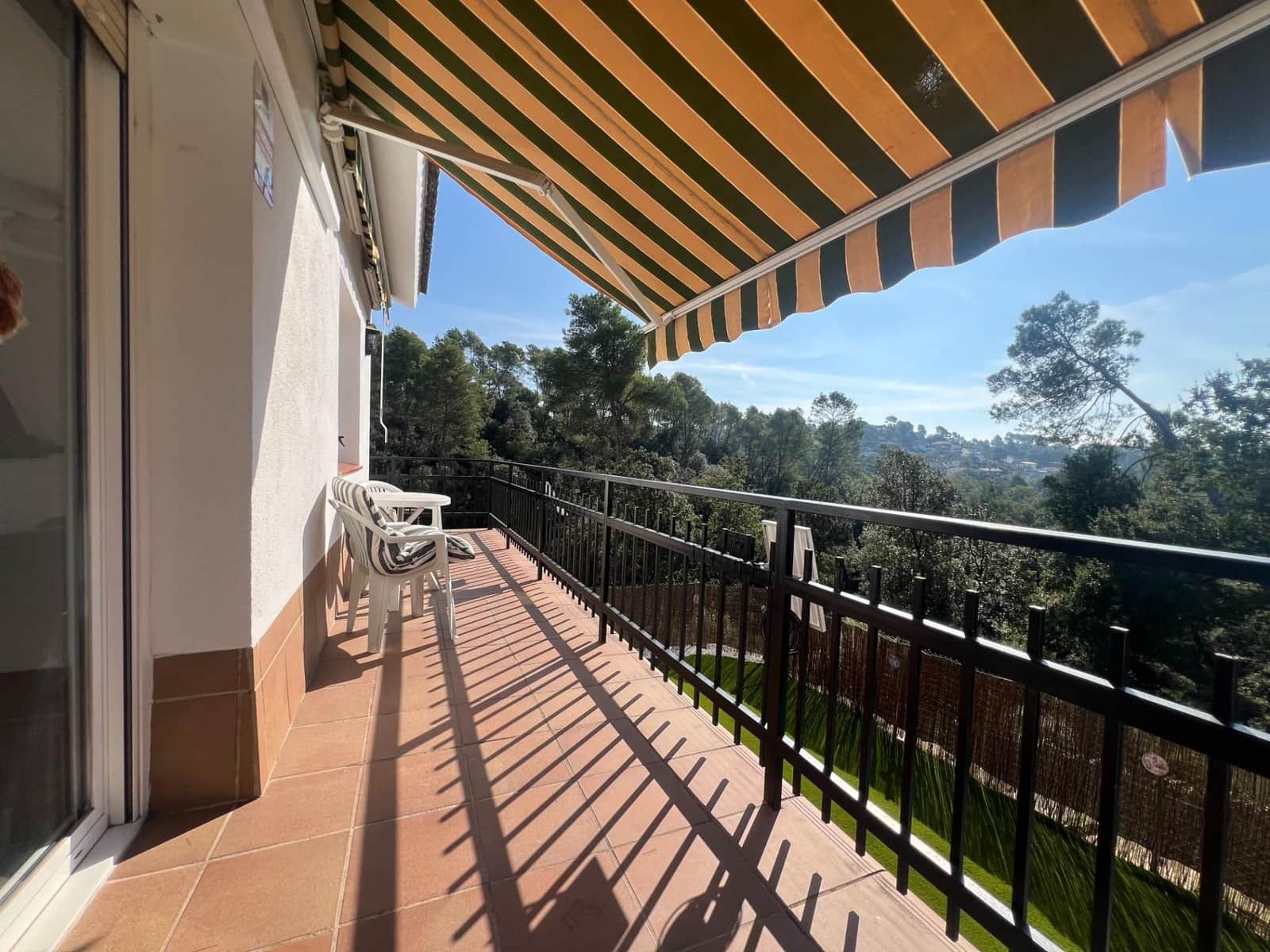 4 soveværelse Villa til salg i Sentmenat med garage - € 380.000 (Ref: 9510020)