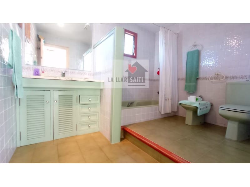 6 bedroom Villa for sale in Llosa de Ranes - € 450,000 (Ref: 7716463)