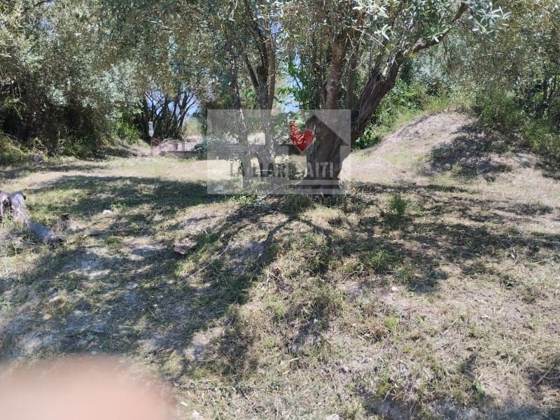 Ubebygd land til salgs i Genoves - € 49 500 (Ref: 9613937)