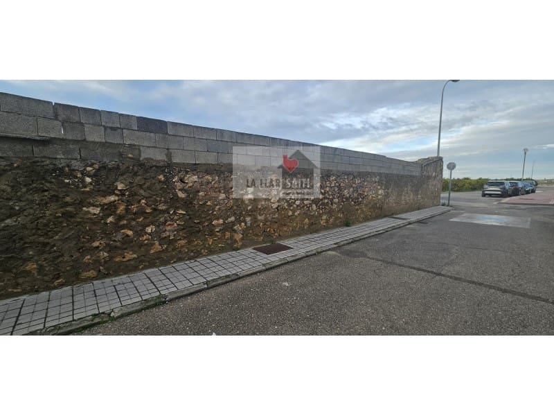 Erhverv til salg i L'Enova - € 50.000 (Ref: 9613938)