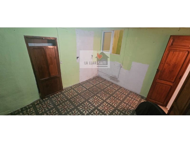 7 soveværelse Byhus til salg i Xativa - € 90.000 (Ref: 9613942)