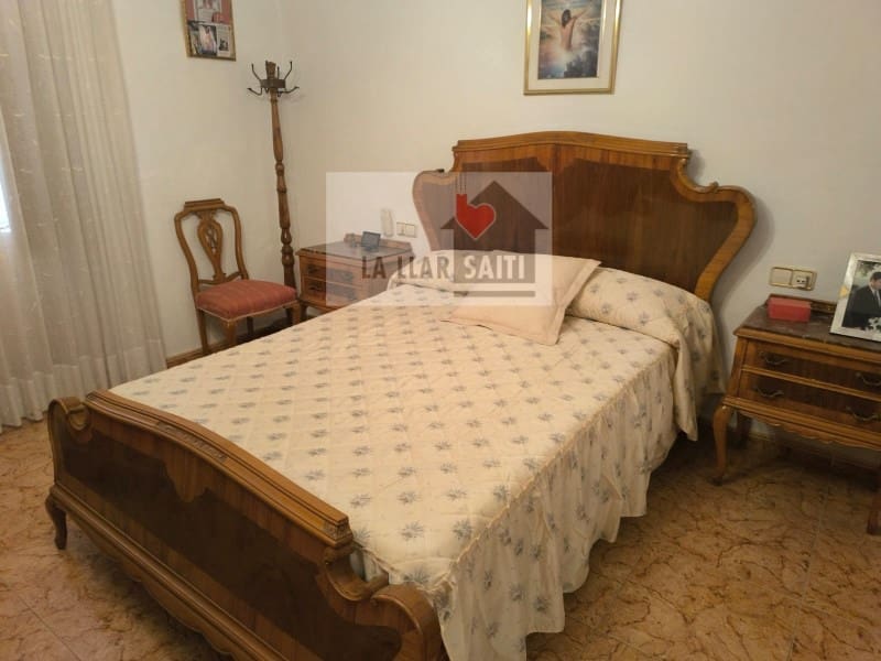 4 soveværelse Byhus til salg i Xativa - € 105.000 (Ref: 9613943)