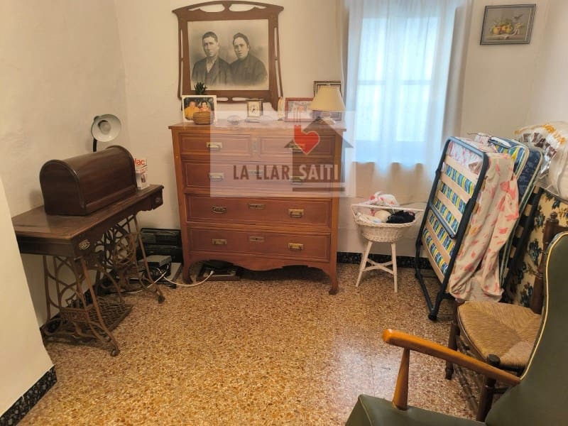 4 soveværelse Byhus til salg i Xativa - € 105.000 (Ref: 9613943)