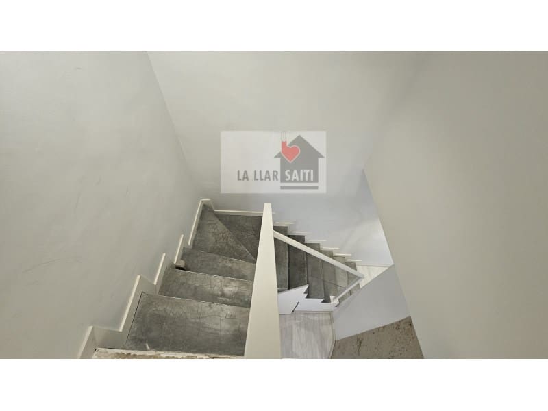 Kommersiell til leie i Xativa - € 1 100 (Ref: 9613955)