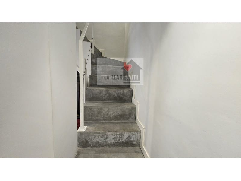 Kommersiell til leie i Xativa - € 1 100 (Ref: 9613955)