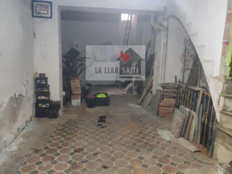 6 bedroom Townhouse for sale in Xativa - € 150,000 (Ref: 9613957)