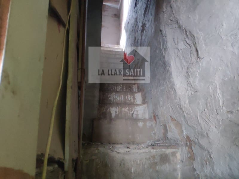 6 bedroom Townhouse for sale in Xativa - € 150,000 (Ref: 9613957)