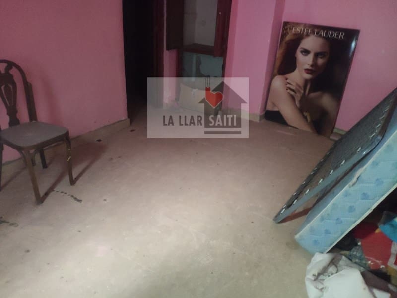 6 bedroom Townhouse for sale in Xativa - € 150,000 (Ref: 9613957)