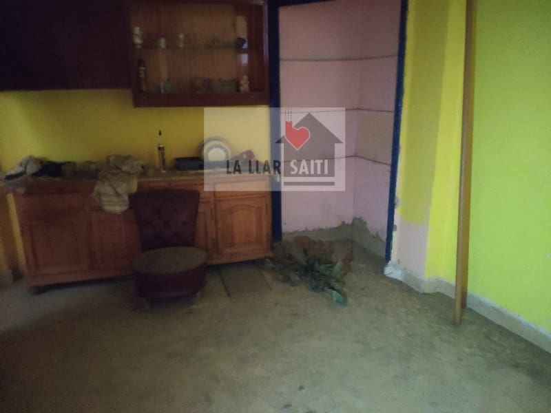 6 bedroom Townhouse for sale in Xativa - € 150,000 (Ref: 9613957)