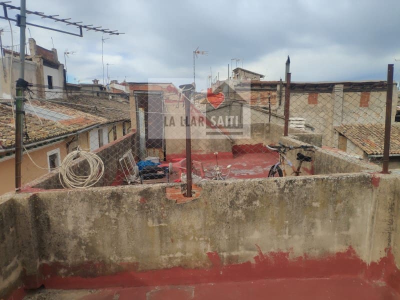 6 bedroom Townhouse for sale in Xativa - € 150,000 (Ref: 9613957)