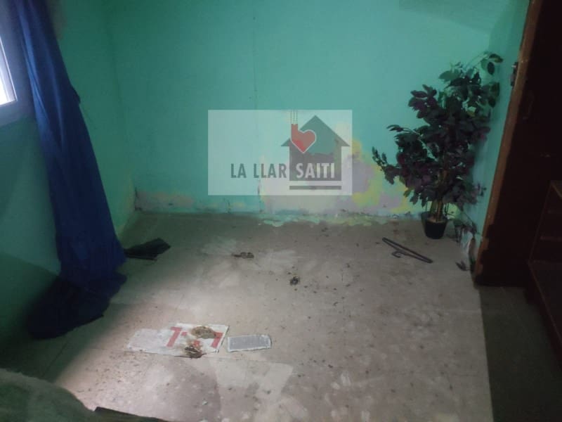 6 bedroom Townhouse for sale in Xativa - € 150,000 (Ref: 9613957)