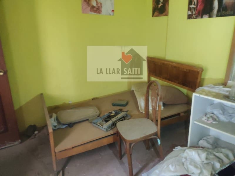 6 bedroom Townhouse for sale in Xativa - € 150,000 (Ref: 9613957)