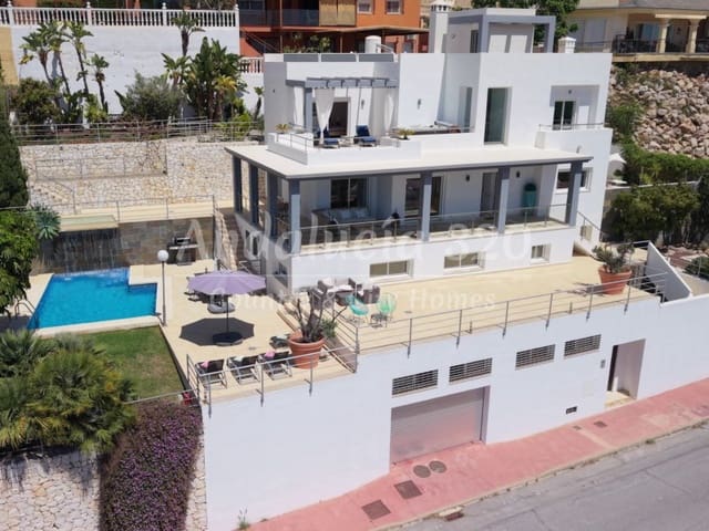 6 makuuhuone Huvila myytävänä paikassa El Palo, Málaga kaupunki mukana uima-altaan 
autotalli - 1 850 000 € (Ref: 10031712)