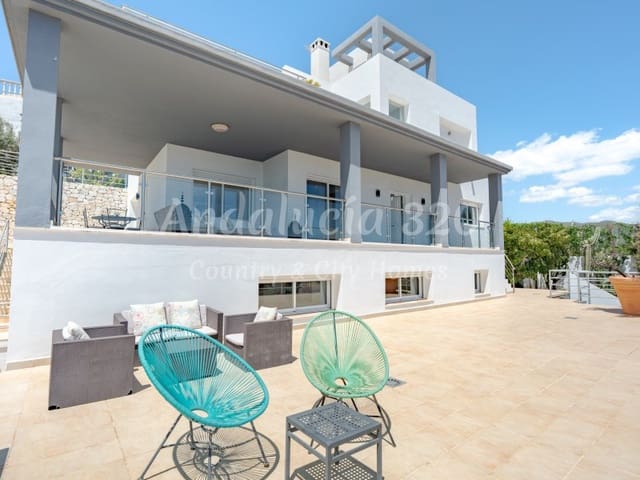 6 makuuhuone Huvila myytävänä paikassa El Palo, Málaga kaupunki mukana uima-altaan 
autotalli - 1 850 000 € (Ref: 10031712)