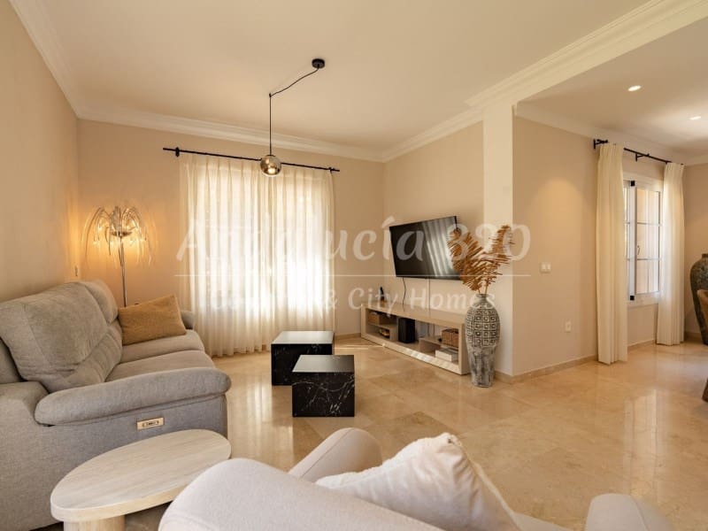 4 soverom Villa til salgs i Mijas Golf med svømmebasseng - € 848 000 (Ref: 10173825)