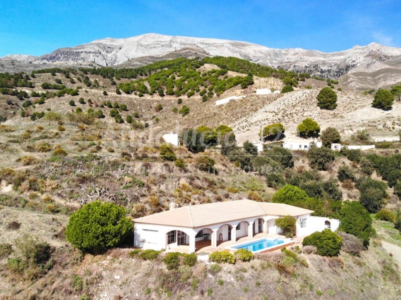 3 soveværelse Finca/Landehus til salg i Malaga by - € 320.000 (Ref: 8619307)