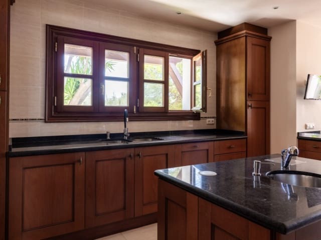 4 soverom Villa til salgs i Valtocado - La Alquería - La Atalaya, Mijas - € 1 280 000 (Ref: 8619308)