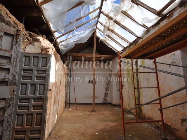 8 soveværelse Finca/Landehus til salg i Málaga by - € 1.000.000 (Ref: 8619314)