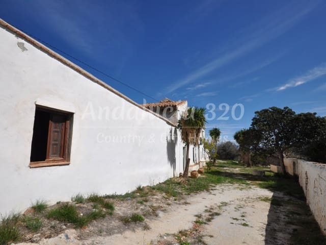 8 soveværelse Finca/Landehus til salg i Málaga by - € 1.000.000 (Ref: 8619314)
