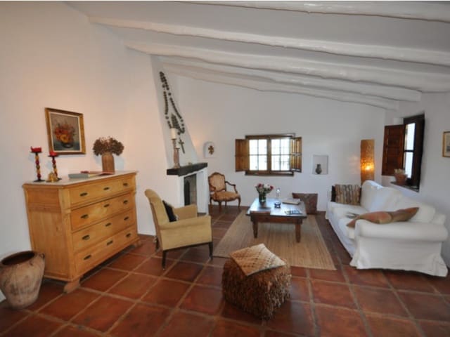 4 bedroom Finca/Country House for sale in Alcaucín - € 1,295,000 (Ref: 8619328)