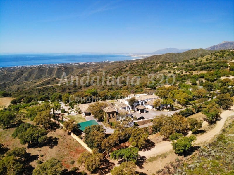 7 soveværelse Finca/Landehus til salg i Marbella med swimmingpool - € 7.975.000 (Ref: 8867062)