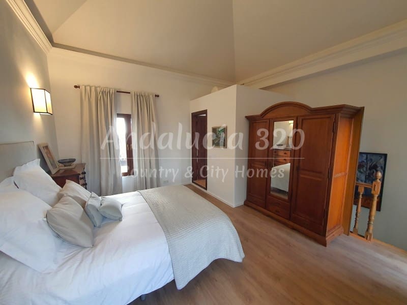 7 soveværelse Finca/Landehus til salg i Marbella med swimmingpool - € 7.975.000 (Ref: 8867062)