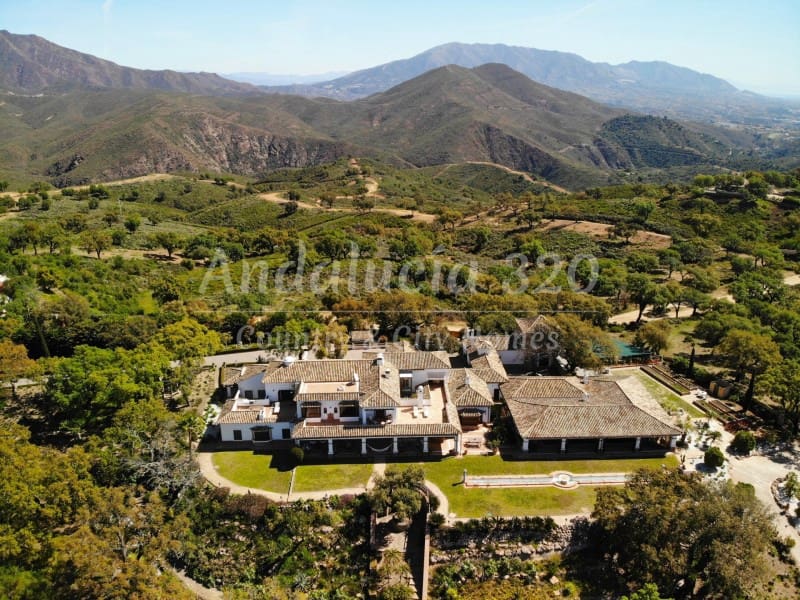 7 soveværelse Finca/Landehus til salg i Marbella med swimmingpool - € 7.975.000 (Ref: 8867062)