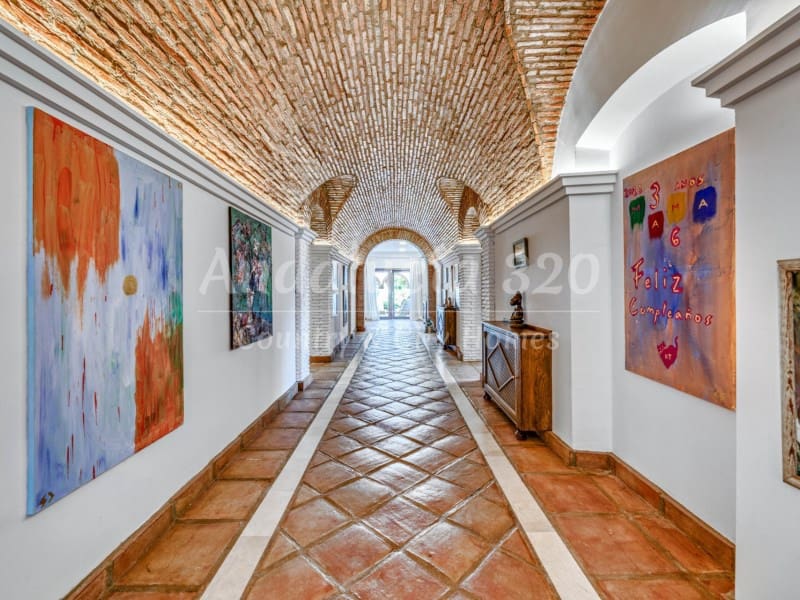 7 soveværelse Finca/Landehus til salg i Marbella med swimmingpool - € 7.975.000 (Ref: 8867062)