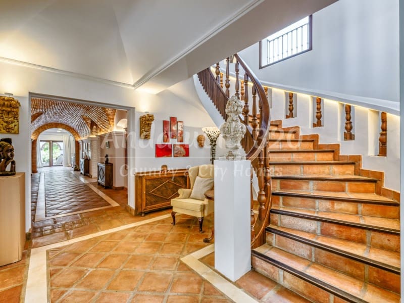 7 soveværelse Finca/Landehus til salg i Marbella med swimmingpool - € 7.975.000 (Ref: 8867062)