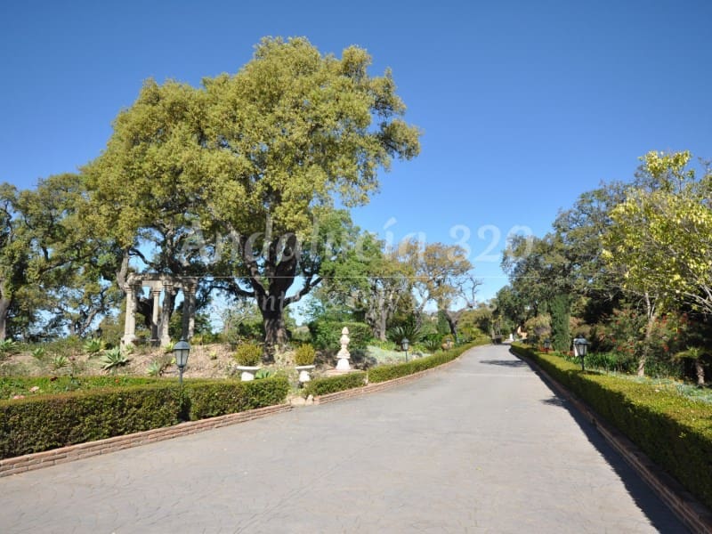 7 soveværelse Finca/Landehus til salg i Marbella med swimmingpool - € 7.975.000 (Ref: 8867062)