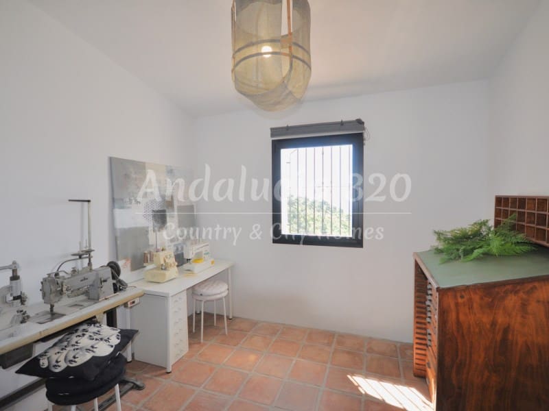 6 soveværelse Finca/Landehus til salg i Almunecar med swimmingpool garage - € 700.000 (Ref: 8900626)