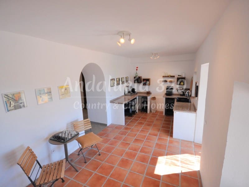 6 soveværelse Finca/Landehus til salg i Almunecar med swimmingpool garage - € 700.000 (Ref: 8900626)