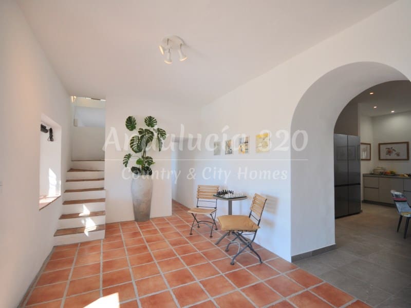 6 soveværelse Finca/Landehus til salg i Almunecar med swimmingpool garage - € 700.000 (Ref: 8900626)