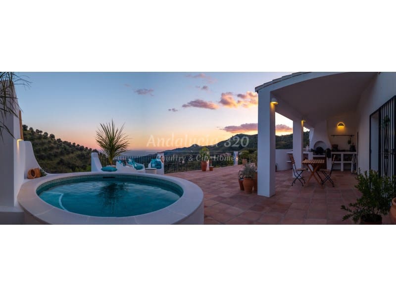 6 soveværelse Finca/Landehus til salg i Almunecar med swimmingpool garage - € 700.000 (Ref: 8900626)