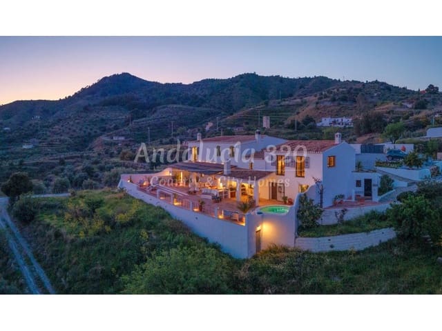 6 soveværelse Finca/Landehus til salg i Almuñécar med swimmingpool garage - € 795.000 (Ref: 8900626)